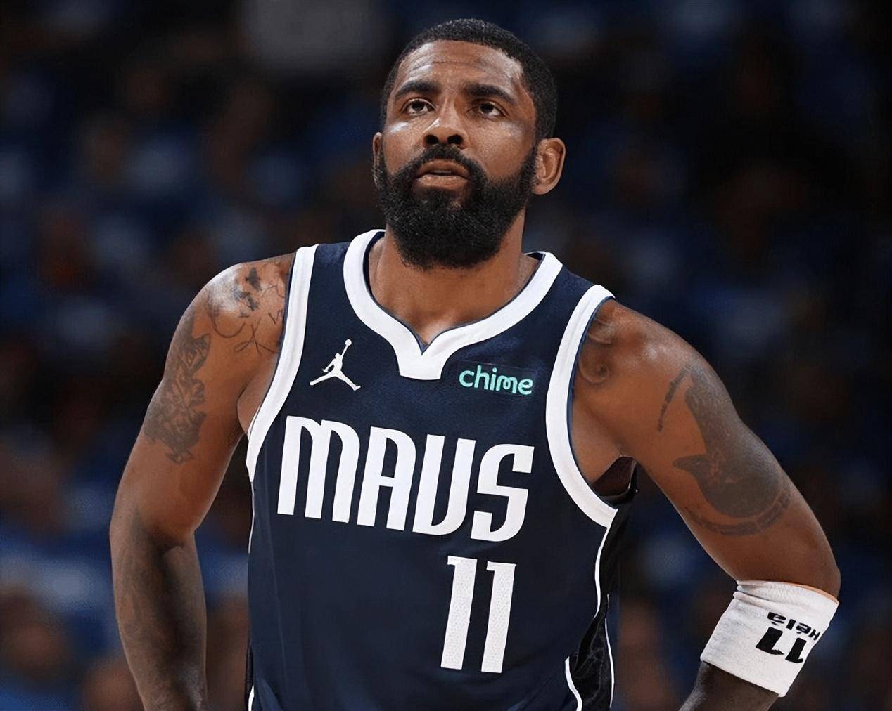 他不仅依靠 他不仅依靠