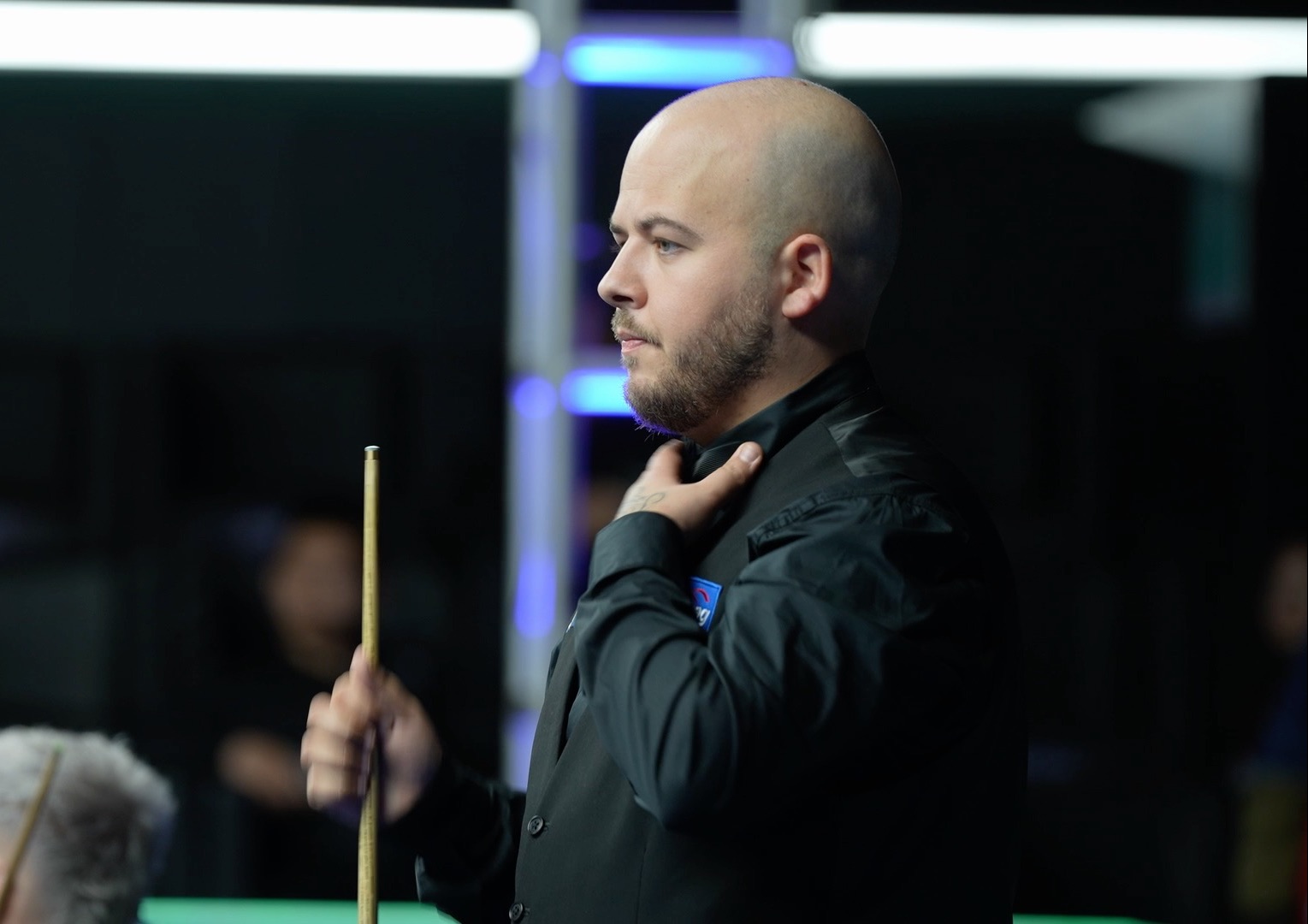 并不具备顶 并不具备顶