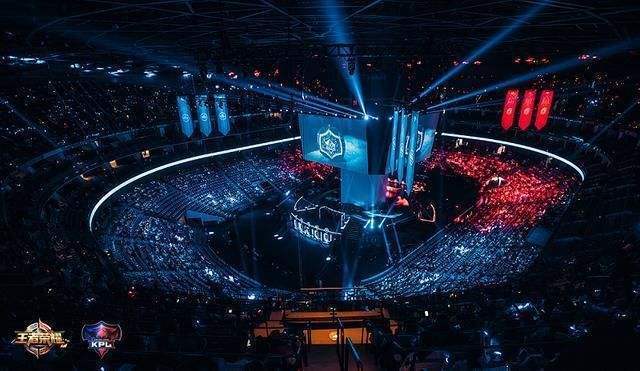 只有通过铁 只有通过铁